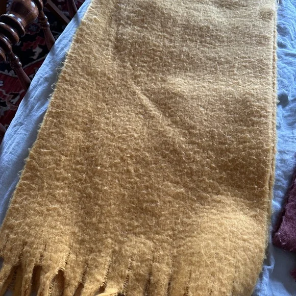 GIGI PIP Mustard Yellow Scarf - Picture 2 of 2